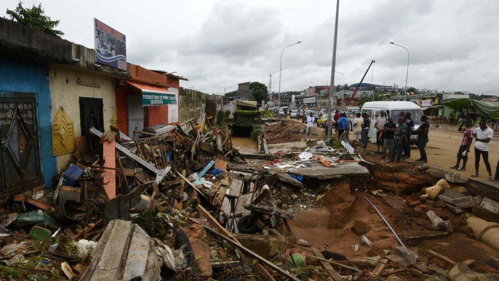 Inondations en Côte d’Ivoire: à Abidjan, l’heure du deuil et des questions