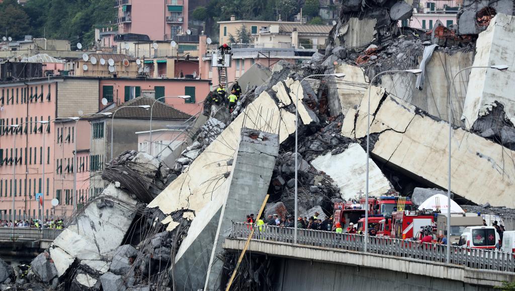 Viaduc effondré à Gênes: Salvini promet de trouver les responsables